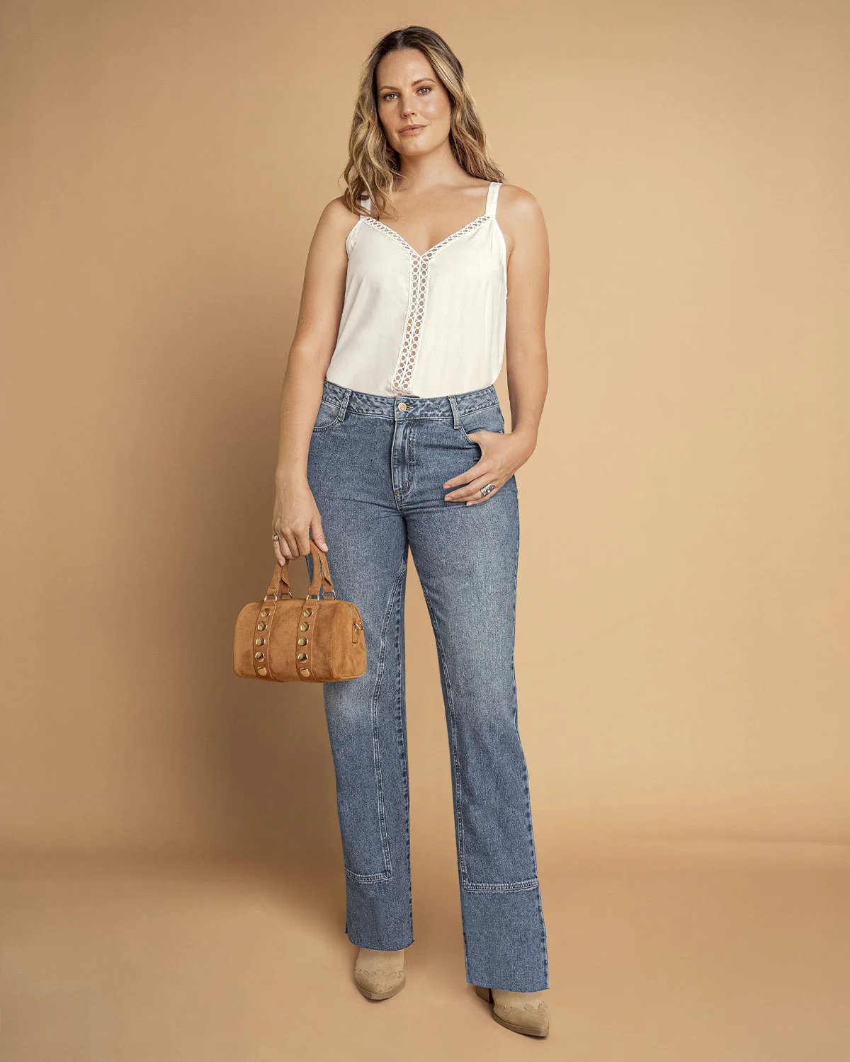 Blusa de tiras con escote en V y detalle de guipur - Image 3