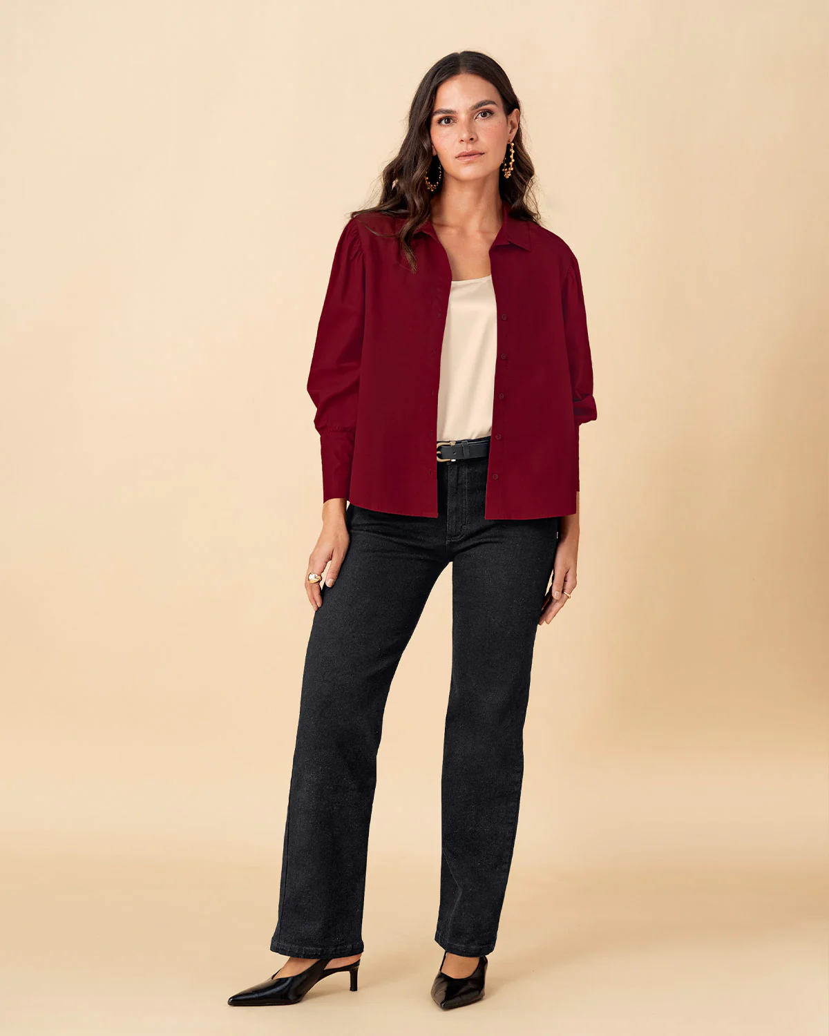 Blusa manga 3/4 con botones funcionales y recogido en hombros - Image 11