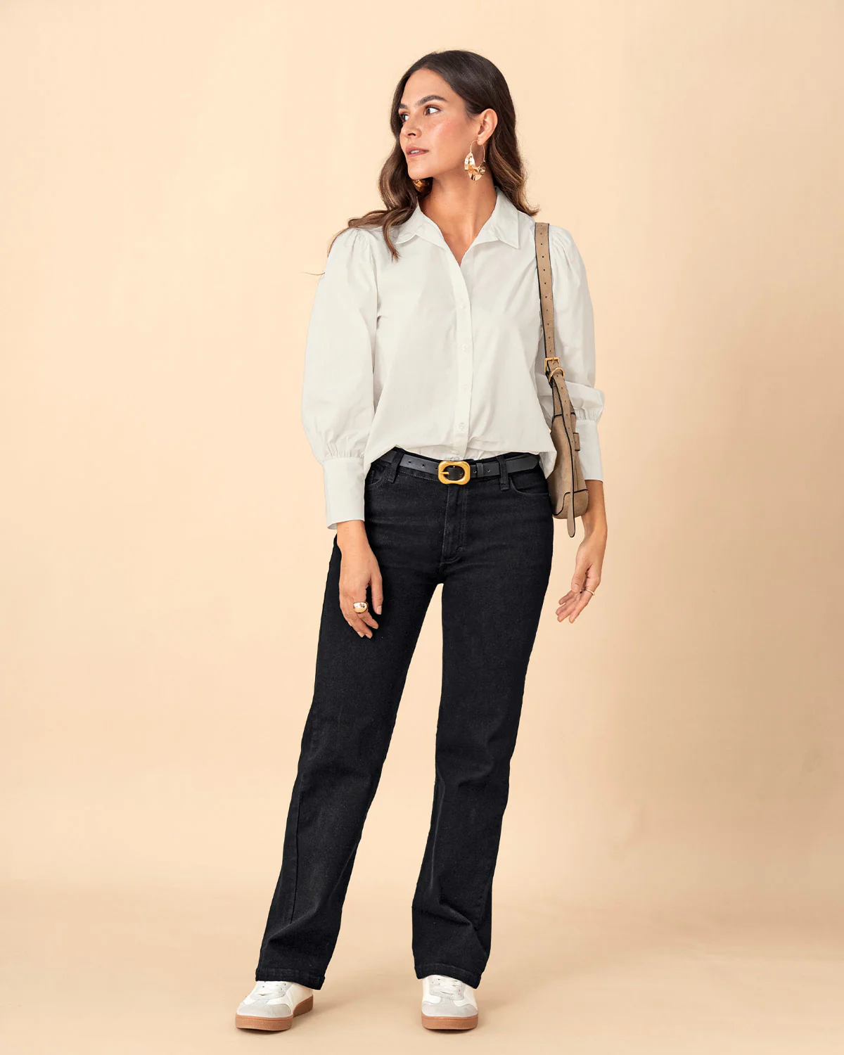 Blusa manga 3/4 con botones funcionales y recogido en hombros - Image 3