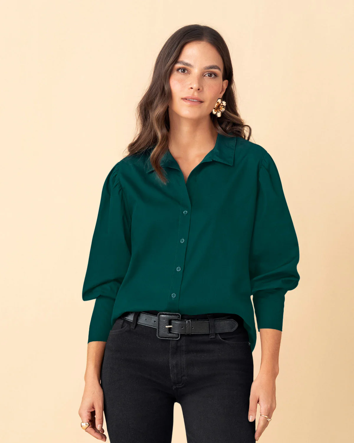 Blusa manga 3/4 con botones funcionales y recogido en hombros - Image 5