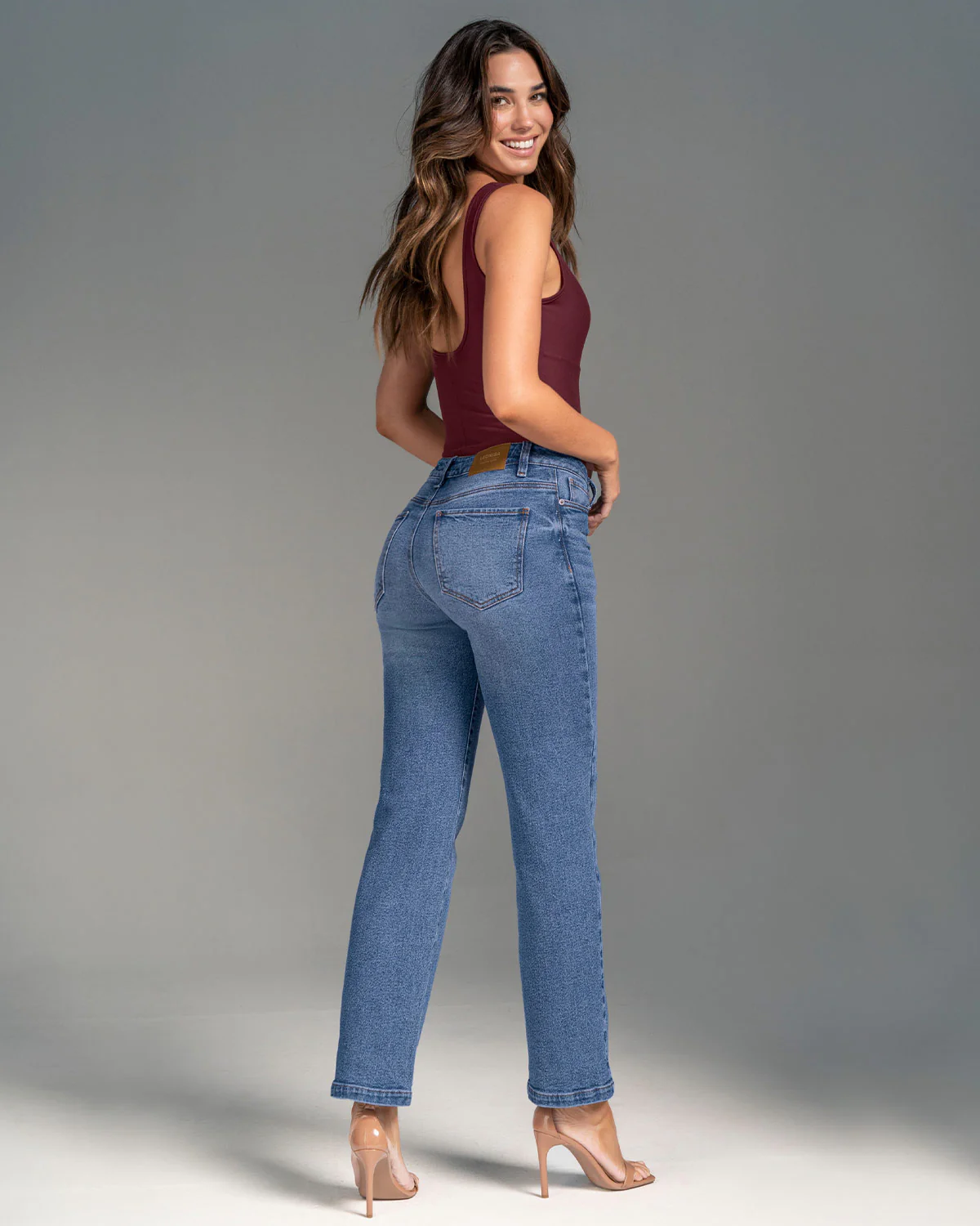 Body de control suave con tul en escote - Image 4