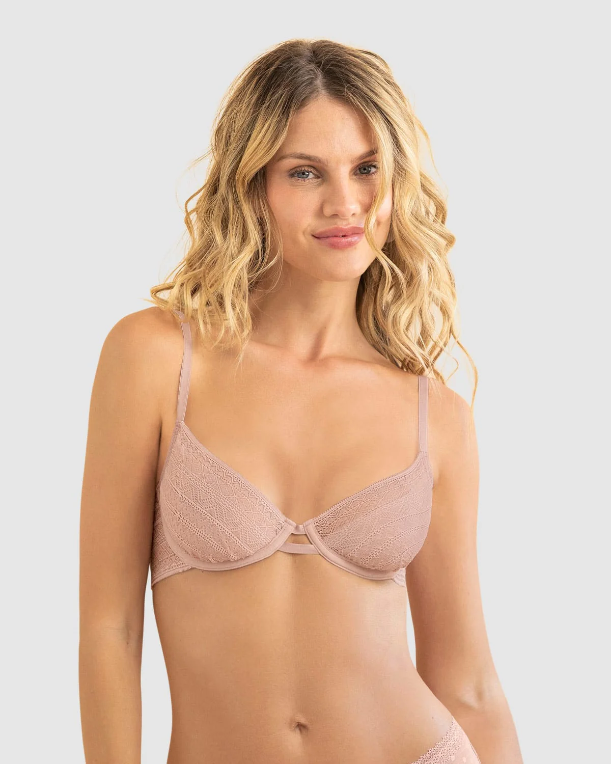 Bralette con arco en encaje liviano y suave - Image 6