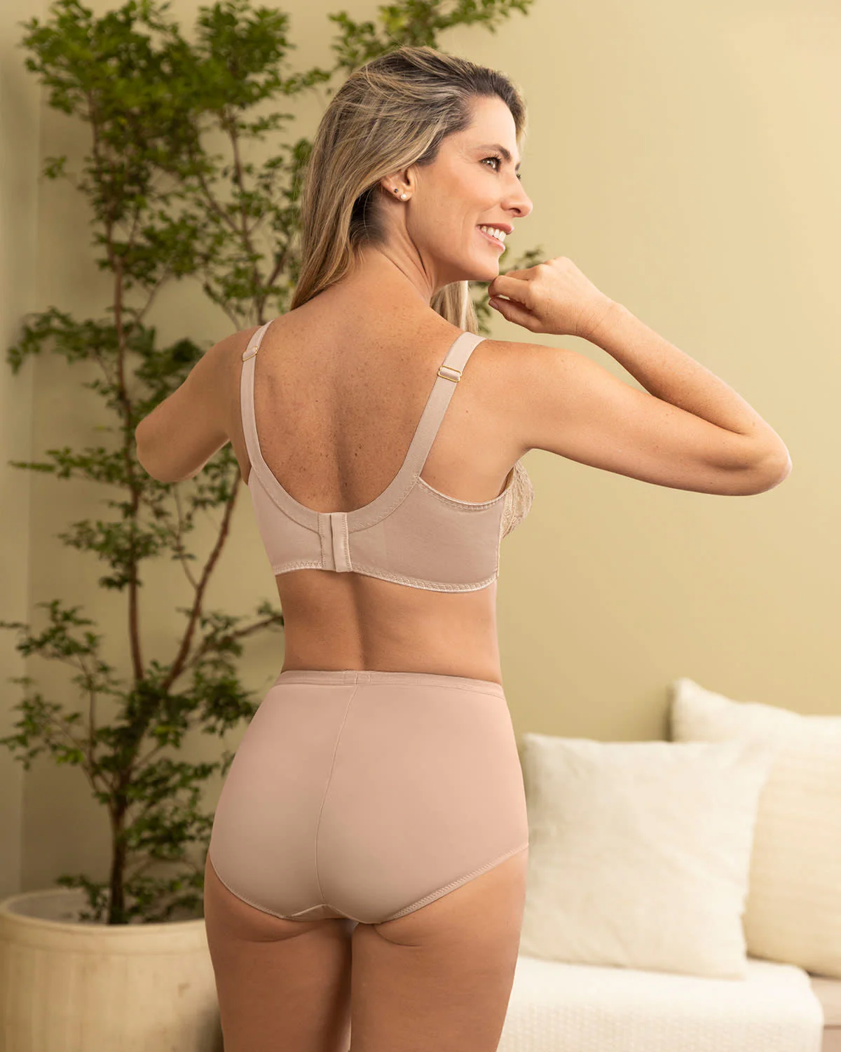 Brasier con copas completas en encaje de buen cubrimiento - Image 4