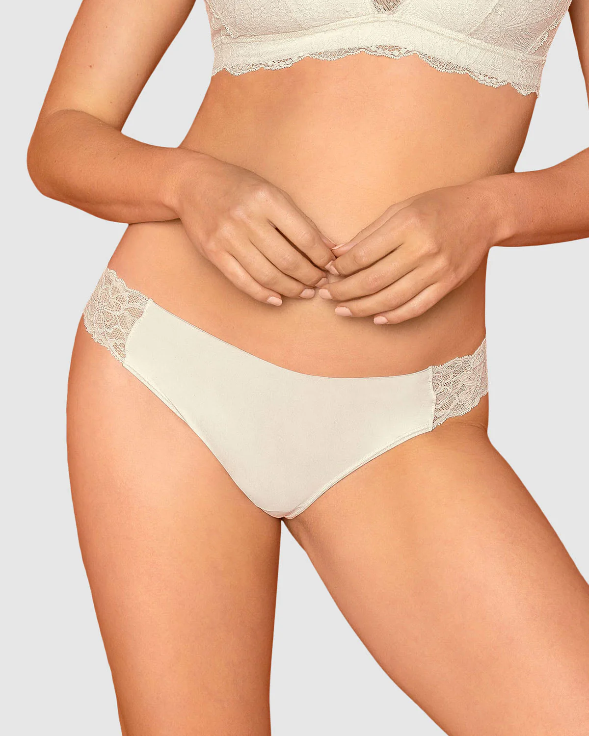 Brasilera invisible con toques de encaje en laterales - Image 10