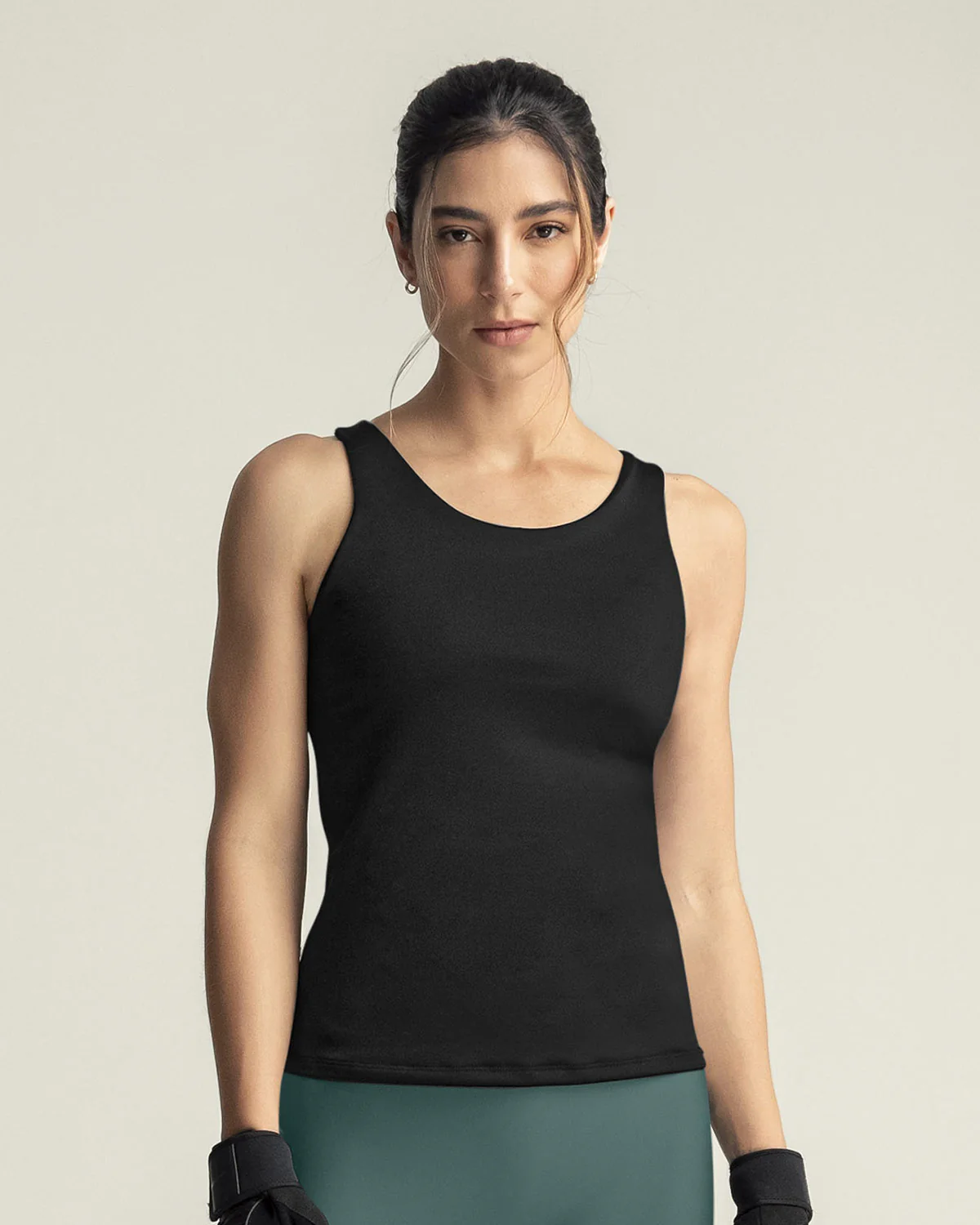 Camiseta deportiva con top interno de buen ajuste - Image 7