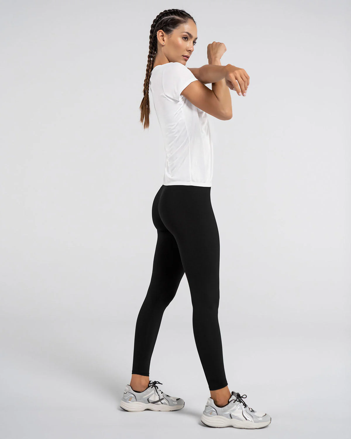 Camiseta deportiva de secado rápido y silueta semiajustada - Image 13