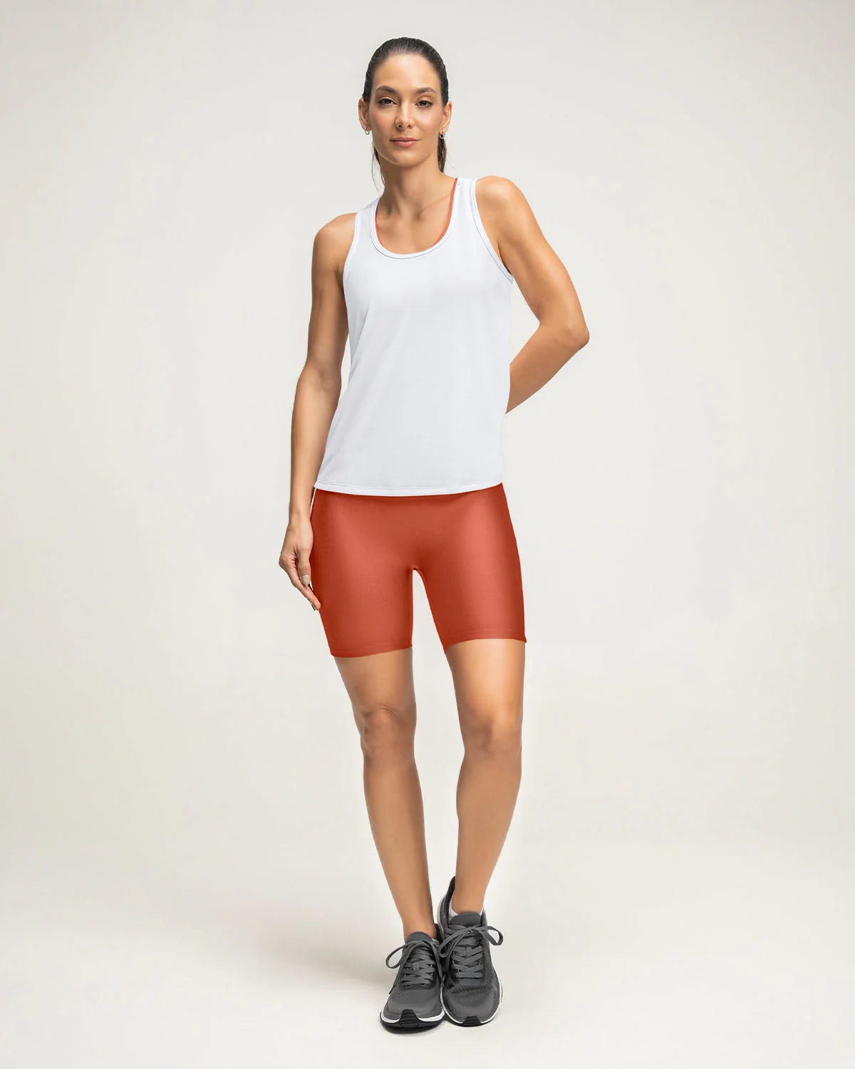 Camiseta deportiva de secado rápido y silueta semiajustada para mujer - Image 5