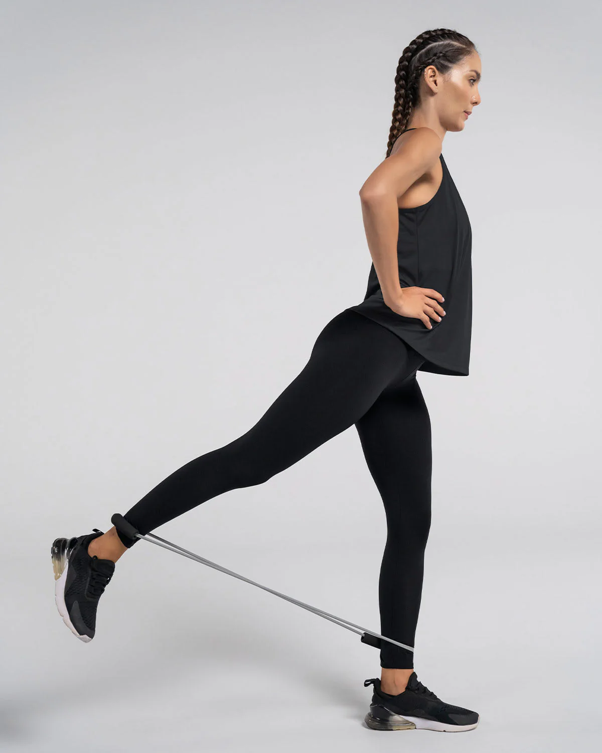 Camiseta deportiva de secado rápido y silueta semiajustada para mujer - Image 8