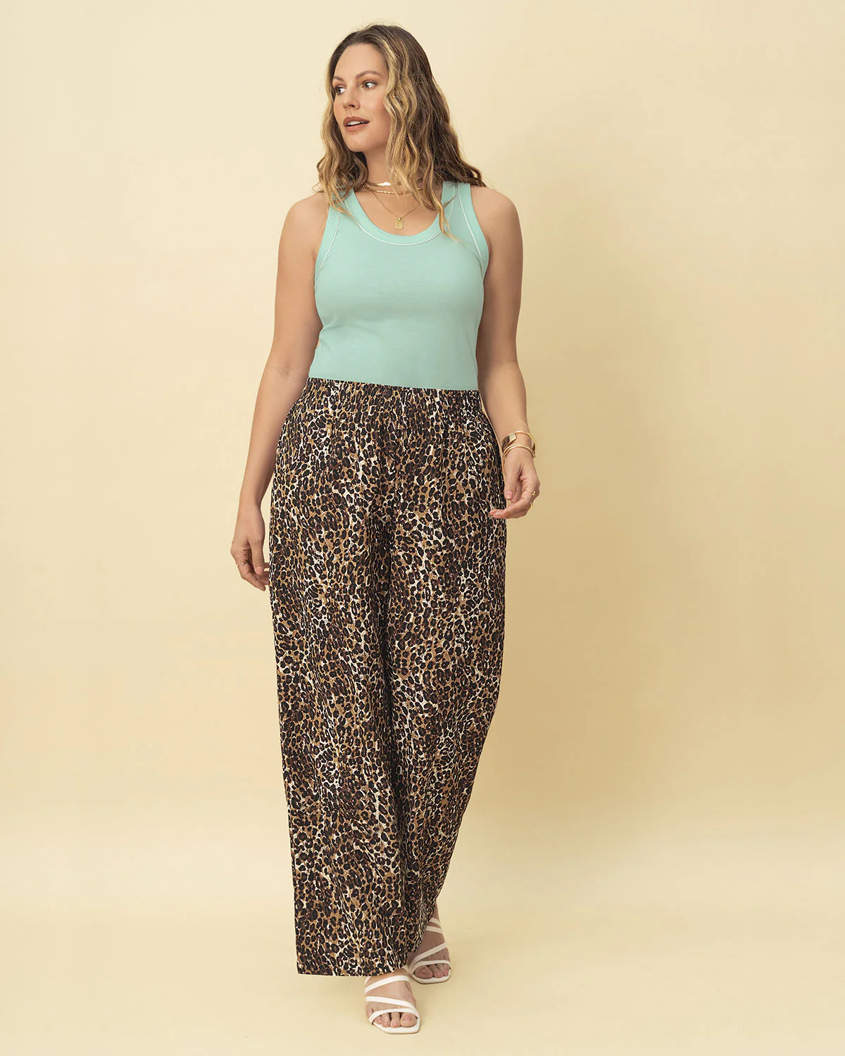 Camiseta manga sisa con detalle en contraste - Image 12