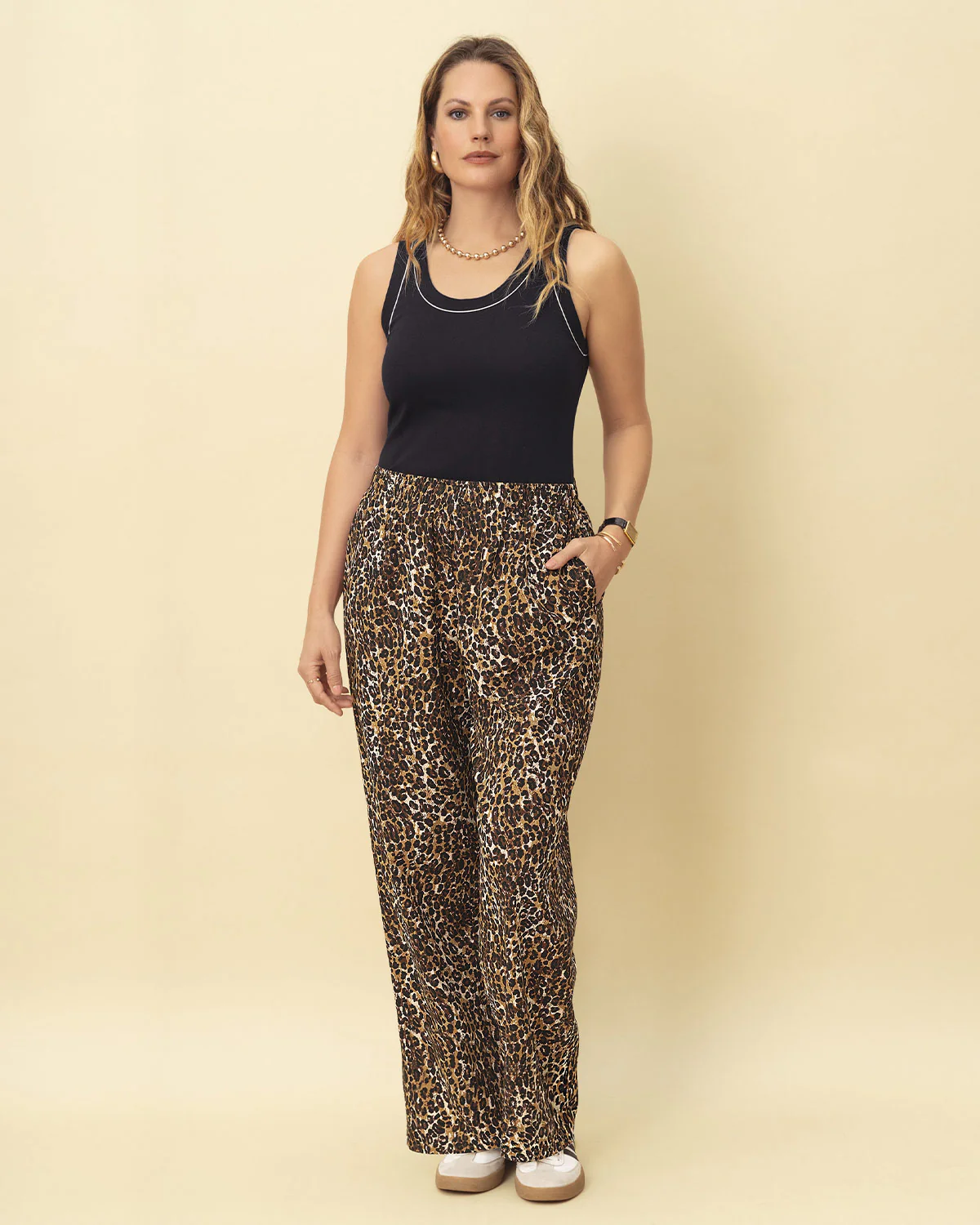 Camiseta manga sisa con detalle en contraste - Image 15