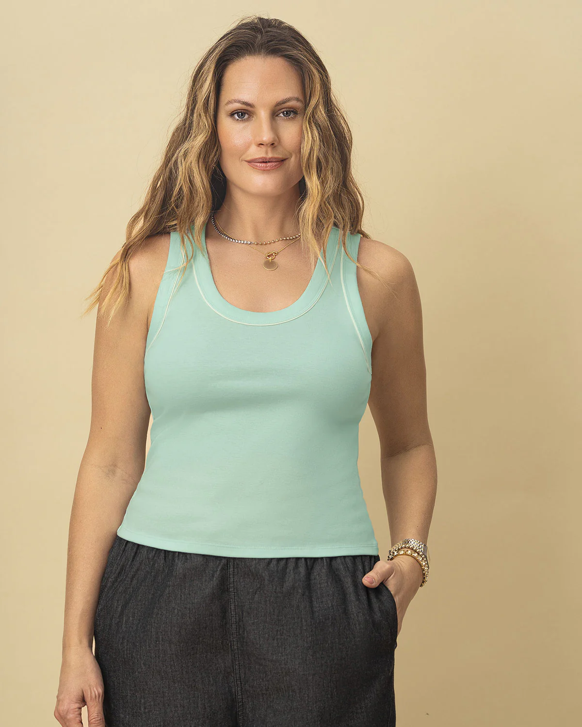 Camiseta manga sisa con detalle en contraste - Image 9