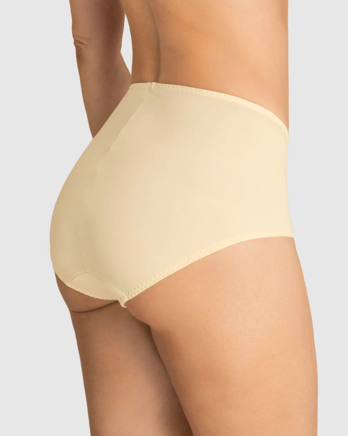 Panty clásico de control suave con toques de encaje en abdomen - Image 14