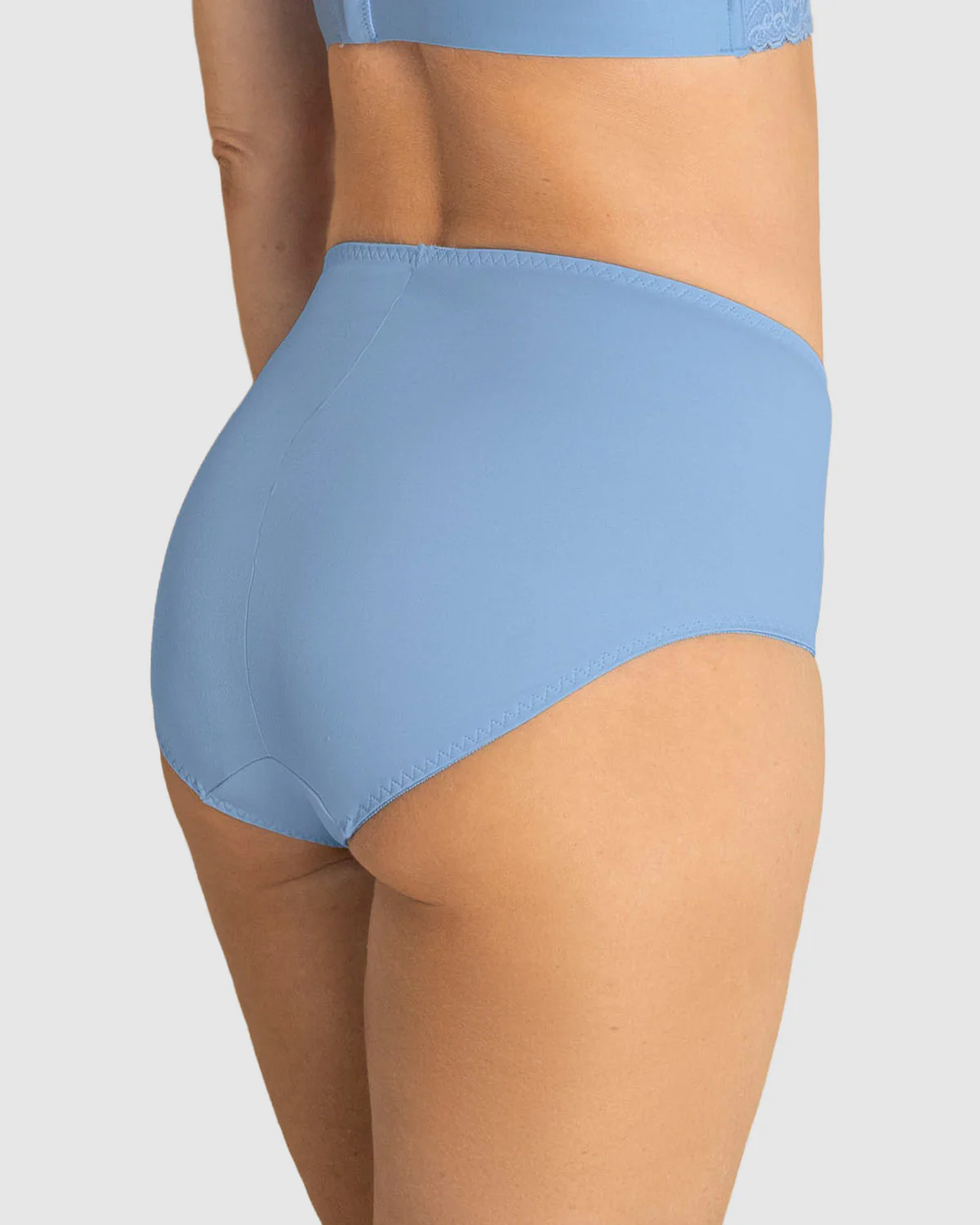 Panty clásico de control suave con toques de encaje en abdomen - Image 18