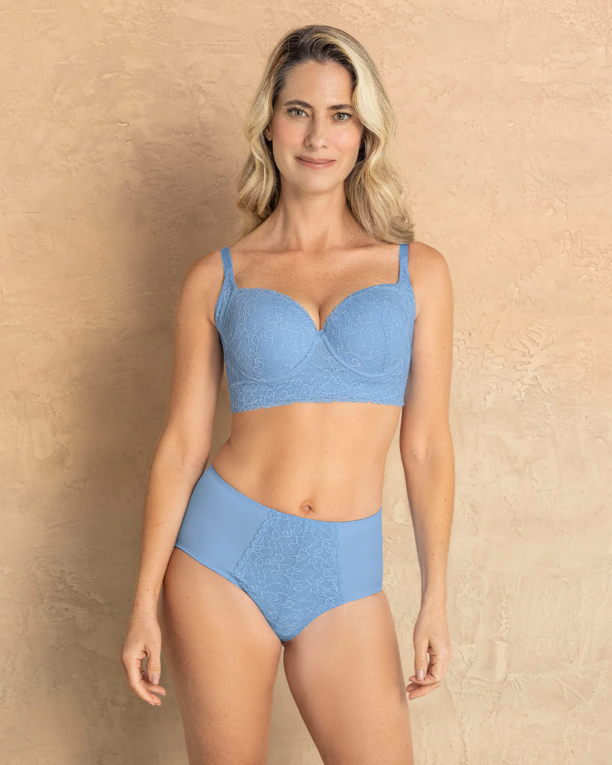 Panty clásico de control suave con toques de encaje en abdomen - Image 19