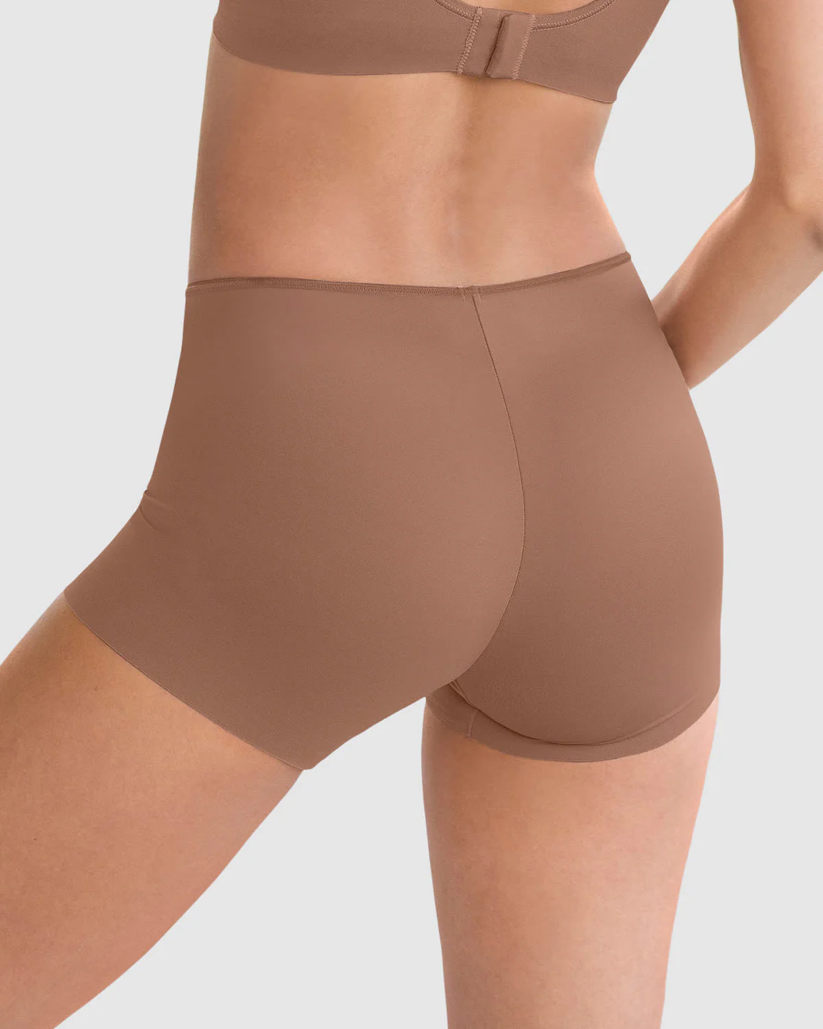 Panty tipo bóxer efecto invisible en piernas - Image 13