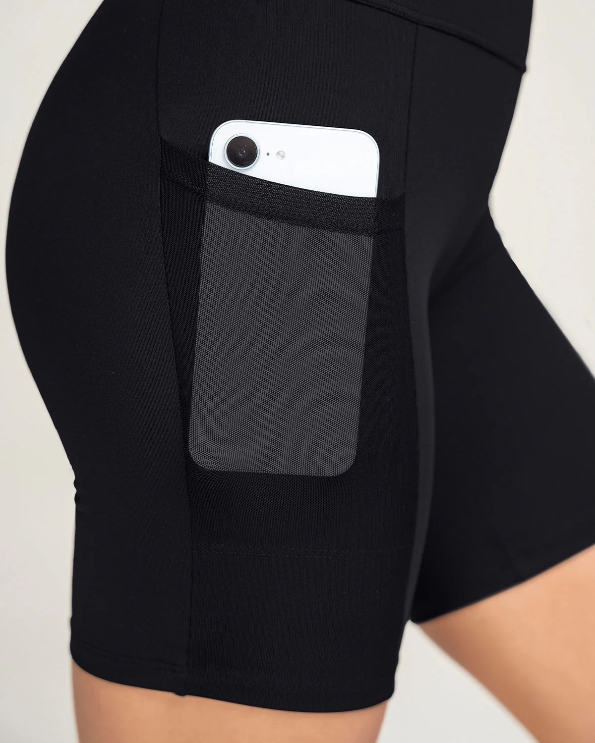 Short ciclista con bolsillo lateral y control de abdomen - Image 4