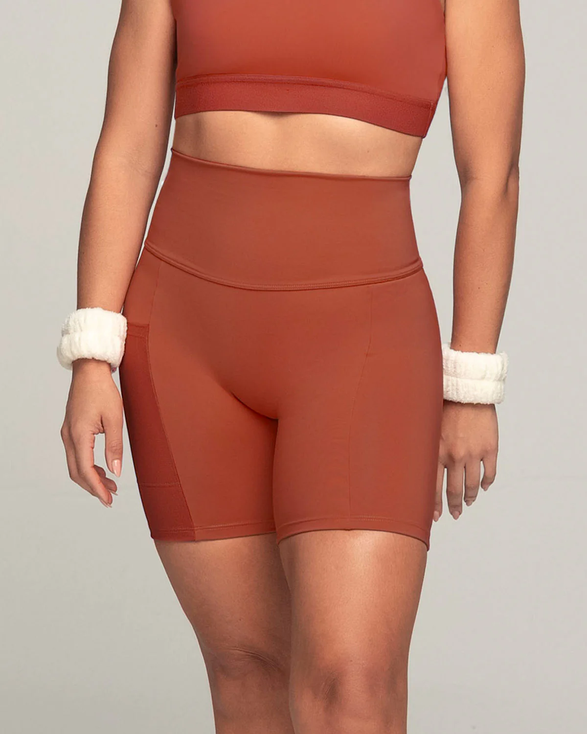 Short ciclista con bolsillo lateral y control de abdomen - Image 7