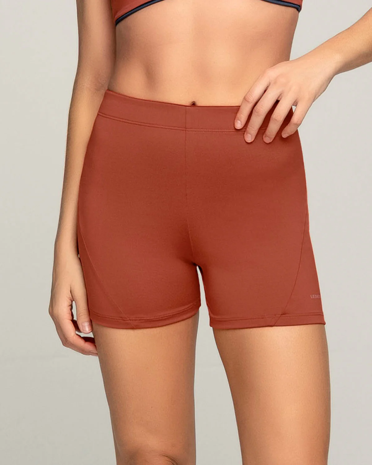 Short corto deportivo ajustado y ligero - Image 12