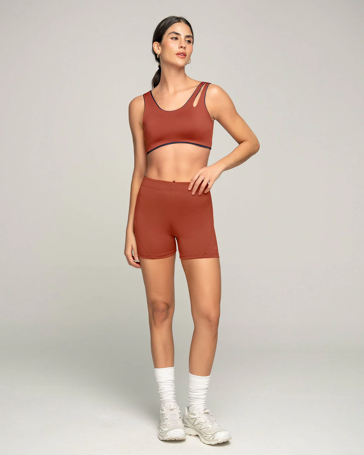 Short corto deportivo ajustado y ligero - Image 15